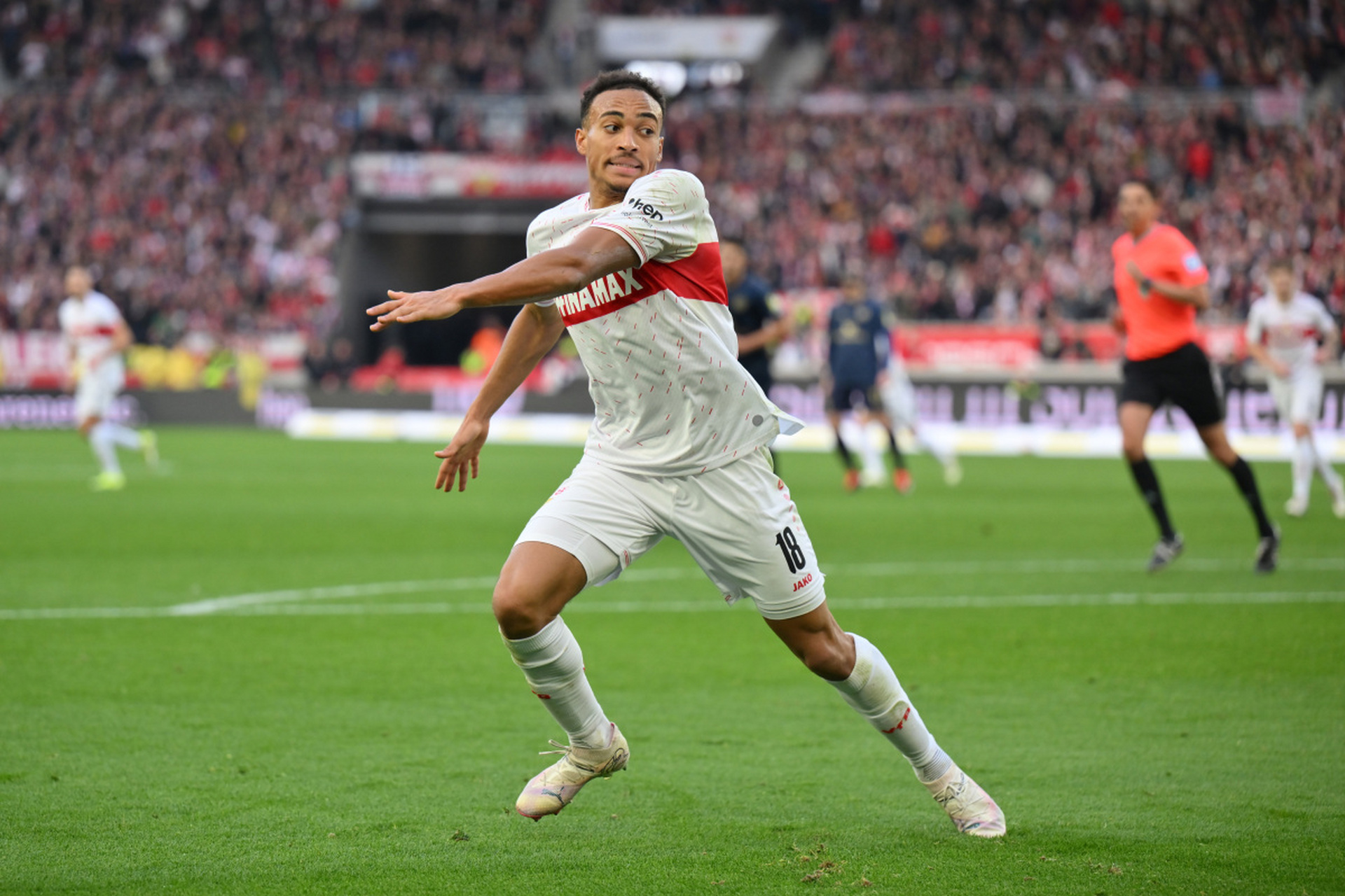 斯图加特主场绝杀获胜,德甲排名再次攀升 斯图加特主场绝杀获胜,德甲排名再次攀升