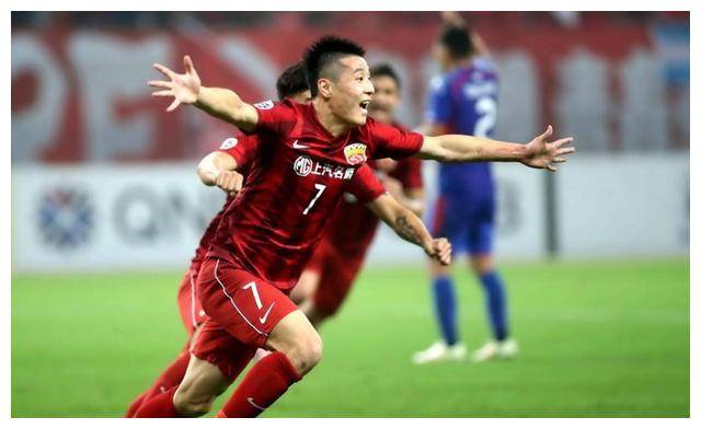 开云体育app-上海上港客场逆转战胜对手，保持领先地位