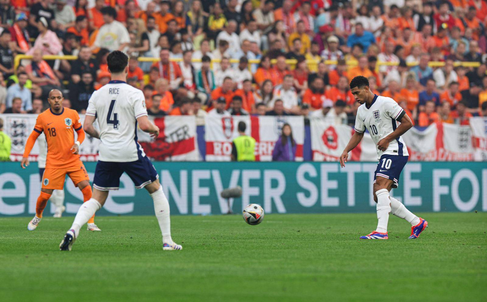 欧洲杯争夺激烈,看点十足 欧洲杯争夺激烈,看点十足