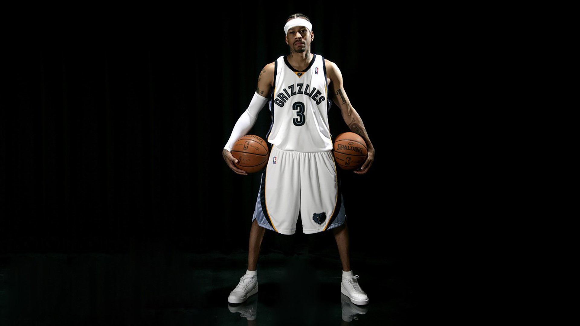 阿贾克斯的郁金香刺穿安菲尔德，萨拉赫的星辰独自闪亮