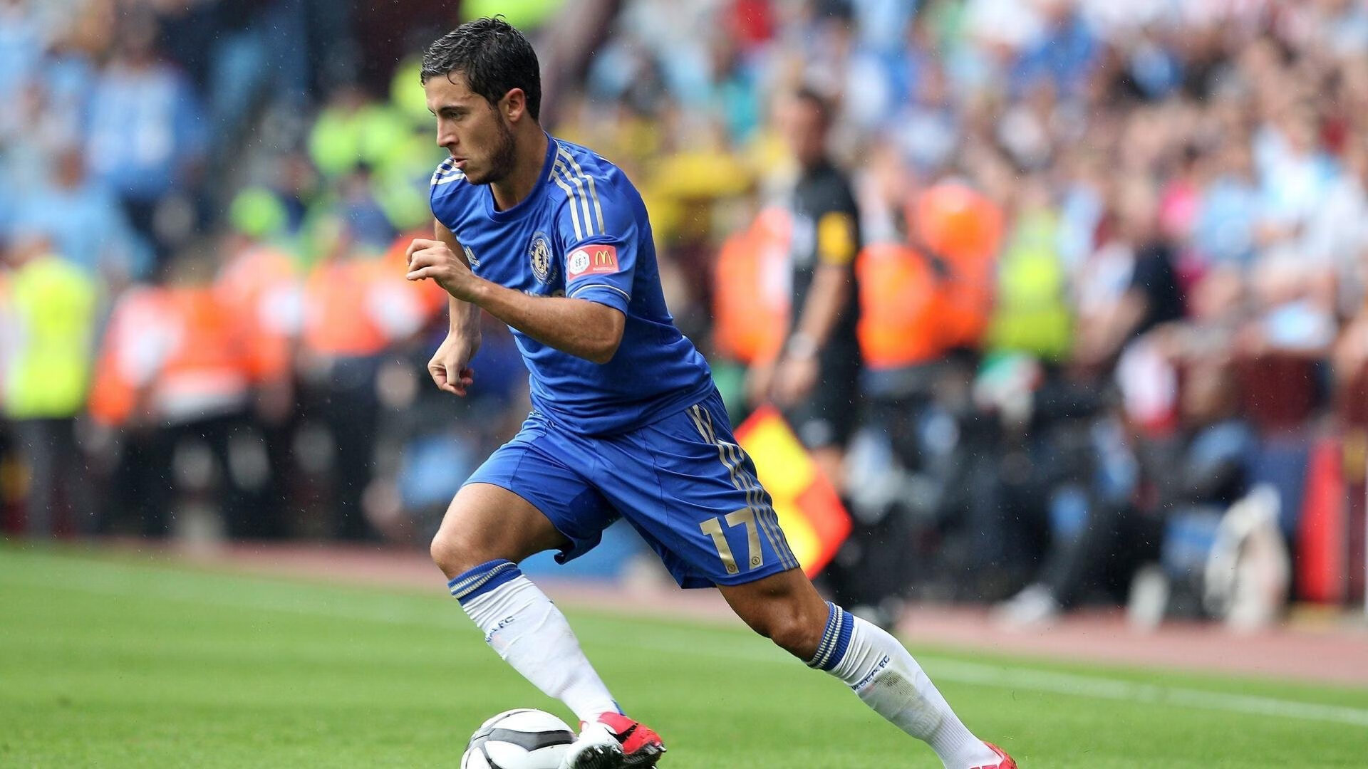 开云APP-终局秒杀！拉塞尔弯道手术刀，成就年轻新王加冕礼