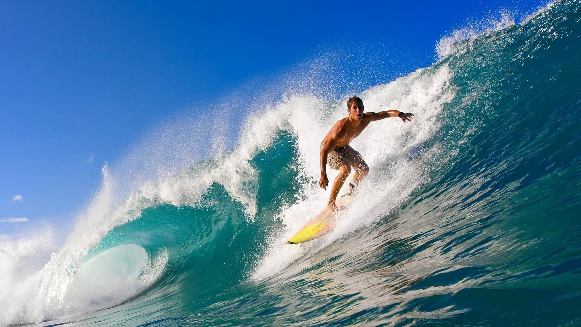 拉塞尔封神！红牛二队技术革命彻底碾压雷诺，一场属于小车队的颠覆之战